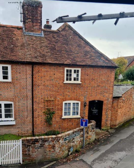 Gorgeous 2 Bedroom Kintbury Cottage Екстериор снимка